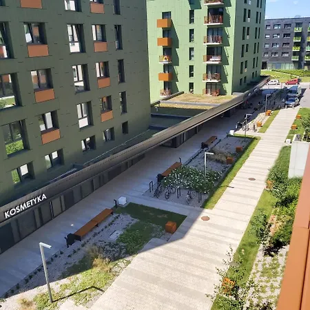 Apartment Urban Oasis With A Garage