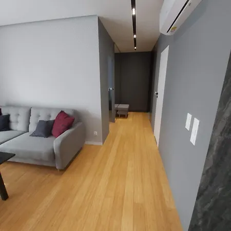 Urban Oasis With A Garage شقة كراكوفيا