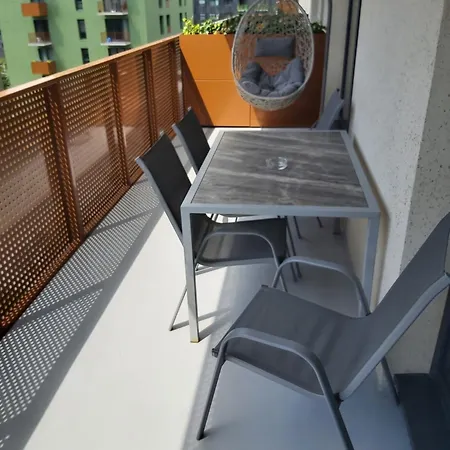 Urban Oasis With A Garage Lägenhet *