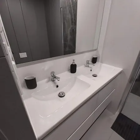 Urban Oasis With A Garage * Kraków