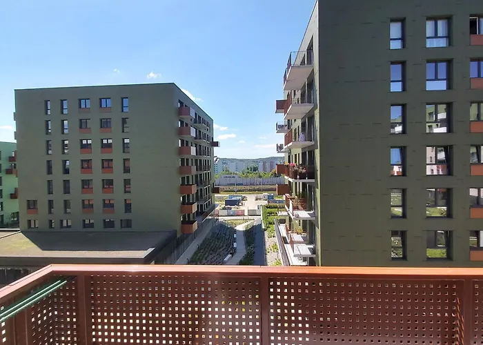 Urban Oasis With A Garage Kraków